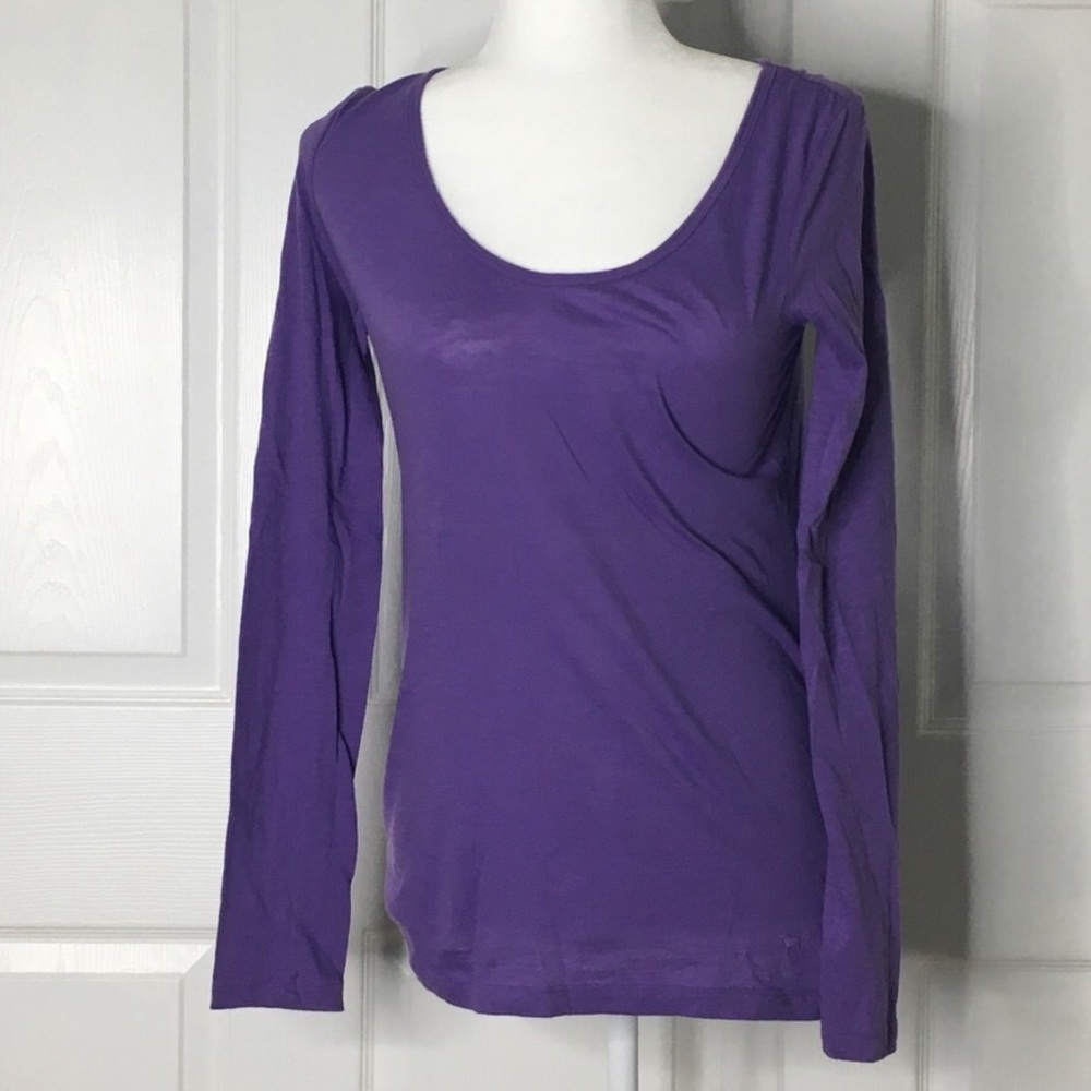 Pink medium long sleeve shirt